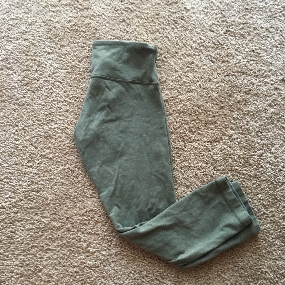 Soft lululemon cropped tights